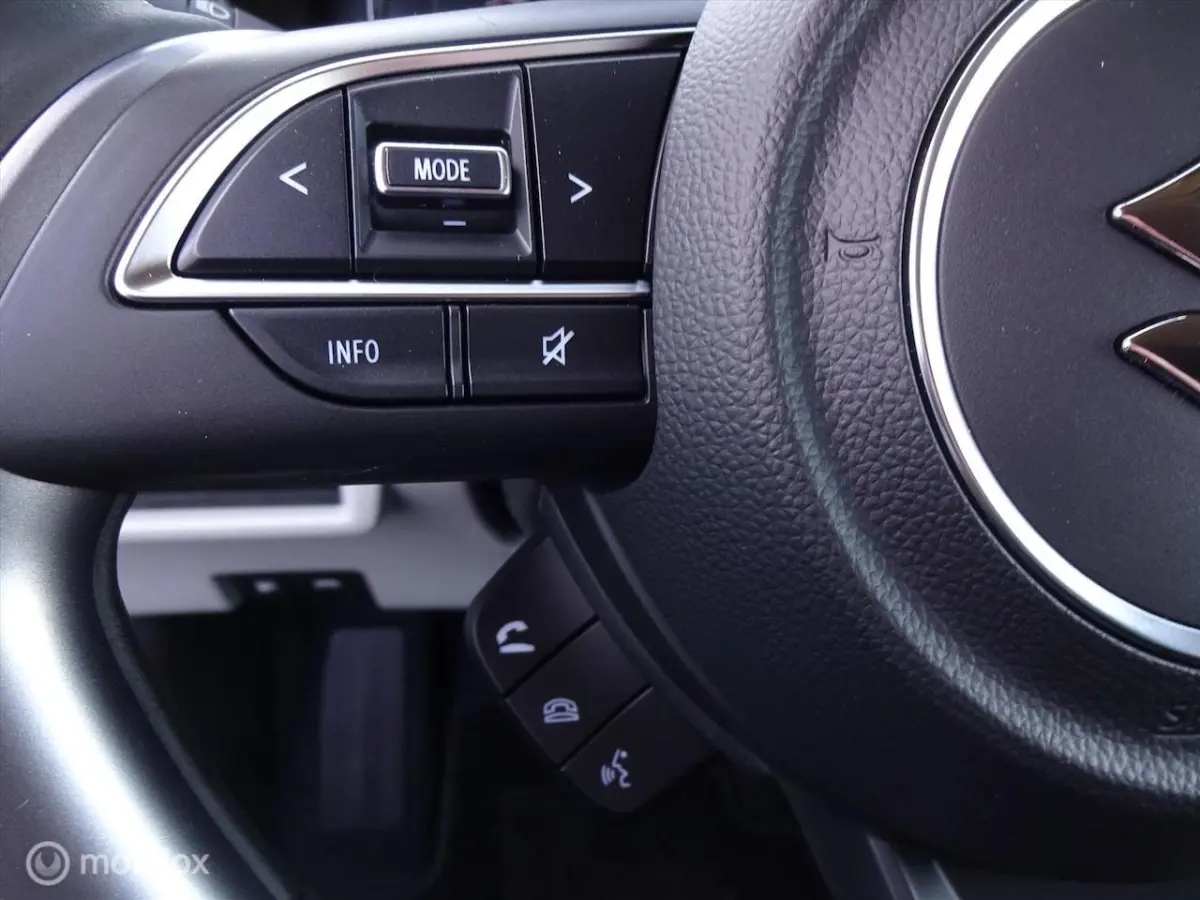 1.2 Smart Hybrid Style, Nieuw, actie € 2.200, - korting