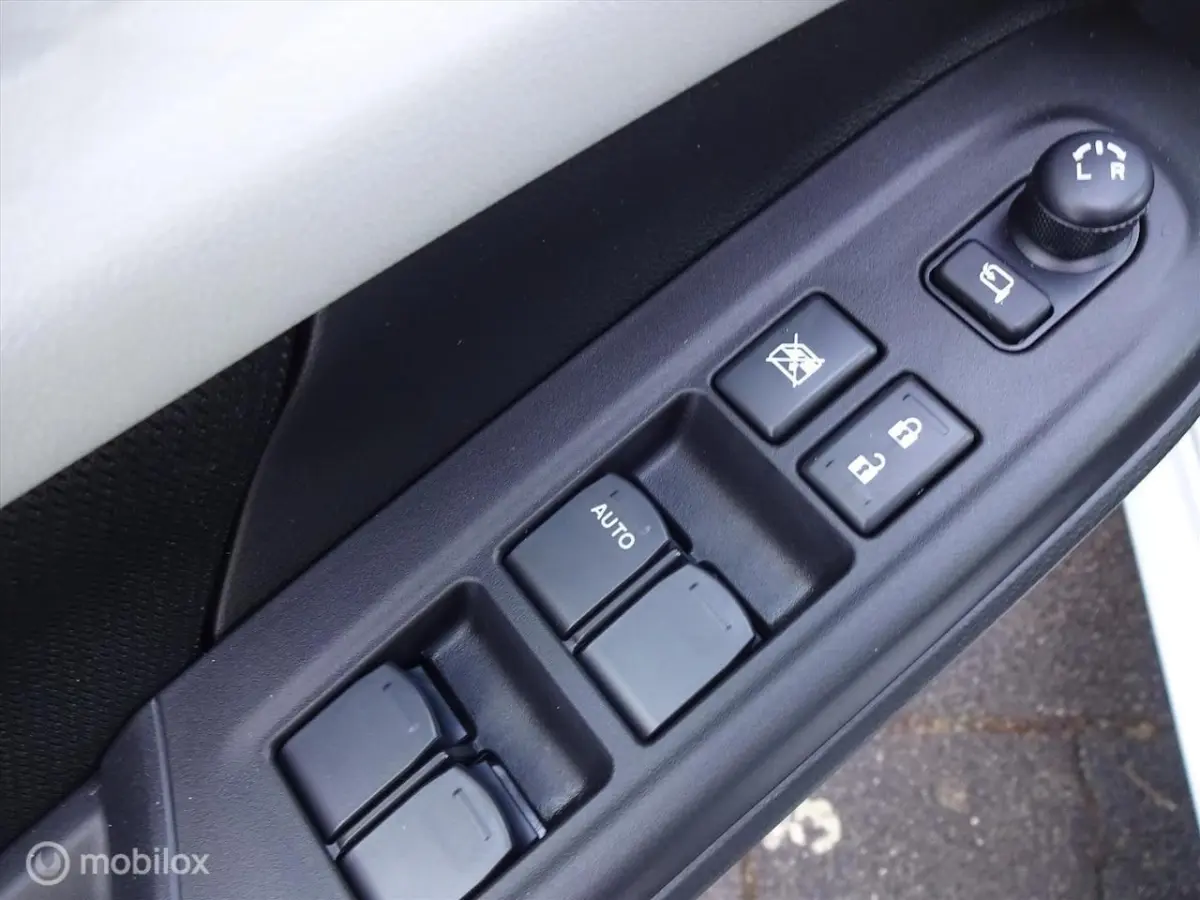 1.2 Smart Hybrid Style, Nieuw, actie € 2.200, - korting