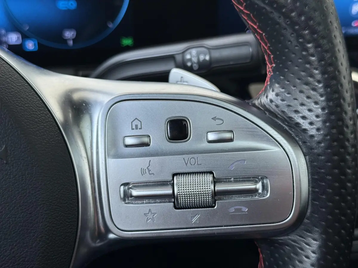 250 Business Solution AMG 67 kWh Panoramadak / Keyless / Privacy Glass / Parkeercamera / Sfeerverlichting / Elektr. Kofferklep / Stoelverwarming