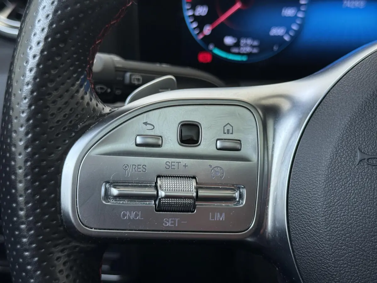 250 Business Solution AMG 67 kWh Panoramadak / Keyless / Privacy Glass / Parkeercamera / Sfeerverlichting / Elektr. Kofferklep / Stoelverwarming