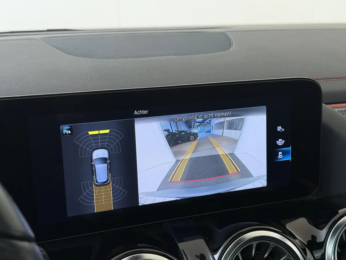 250 Business Solution AMG 67 kWh Panoramadak / Keyless / Privacy Glass / Parkeercamera / Sfeerverlichting / Elektr. Kofferklep / Stoelverwarming