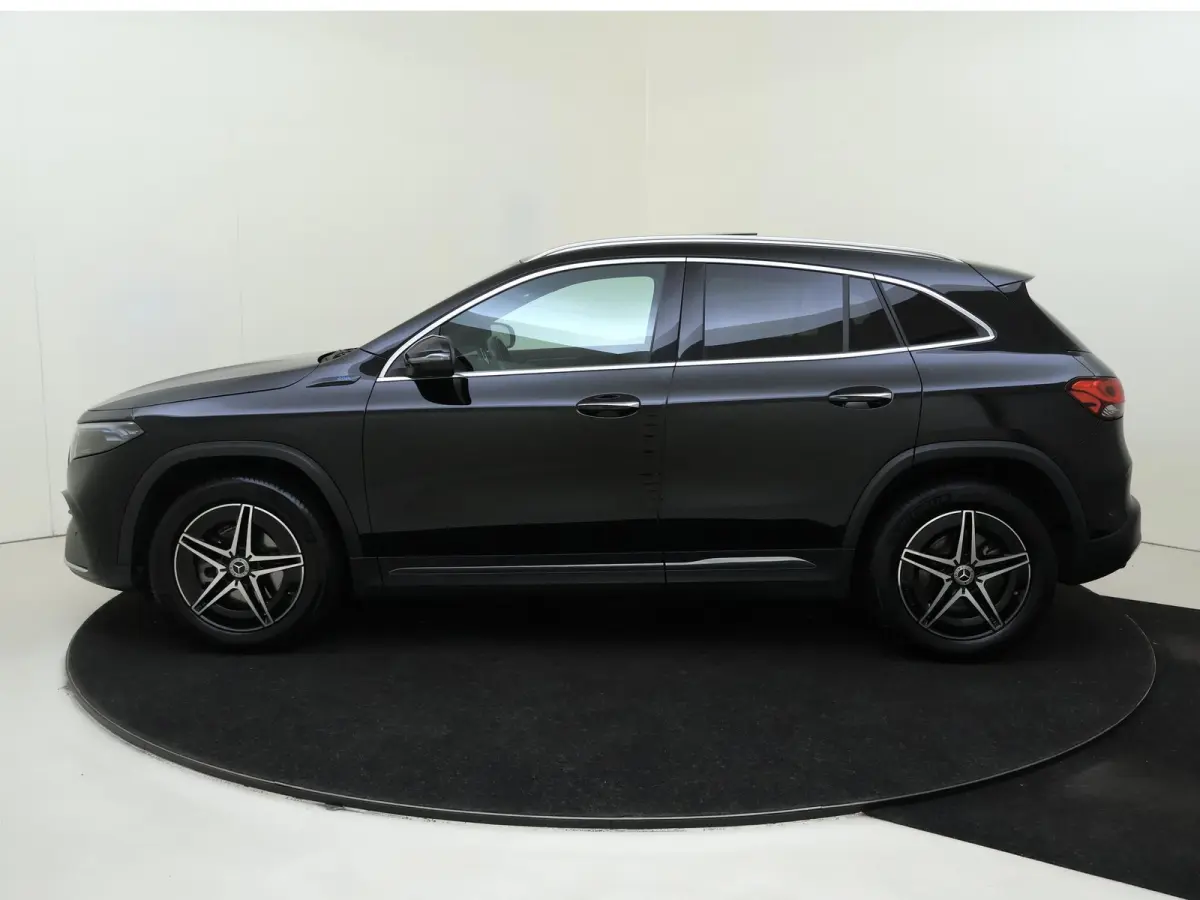 250 Business Solution AMG 67 kWh Panoramadak / Keyless / Privacy Glass / Parkeercamera / Sfeerverlichting / Elektr. Kofferklep / Stoelverwarming