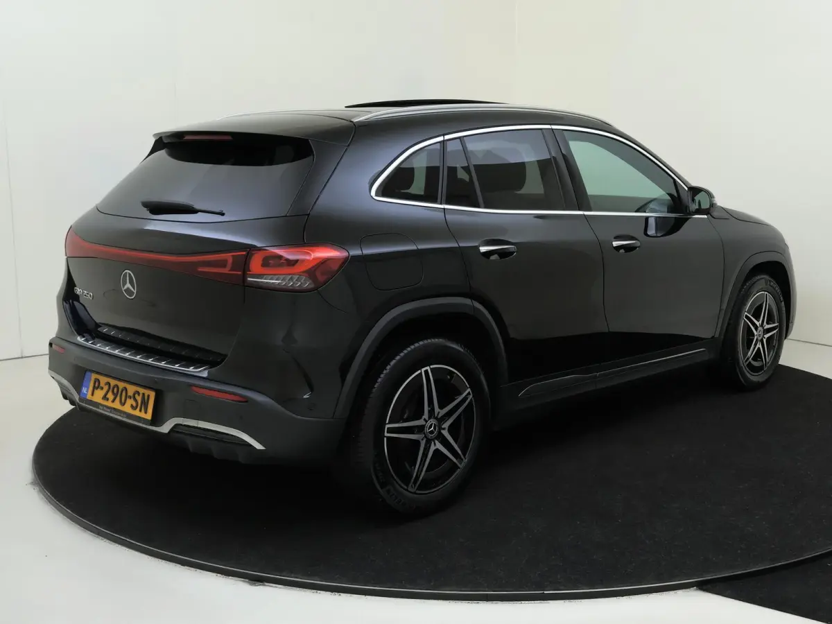 250 Business Solution AMG 67 kWh Panoramadak / Keyless / Privacy Glass / Parkeercamera / Sfeerverlichting / Elektr. Kofferklep / Stoelverwarming