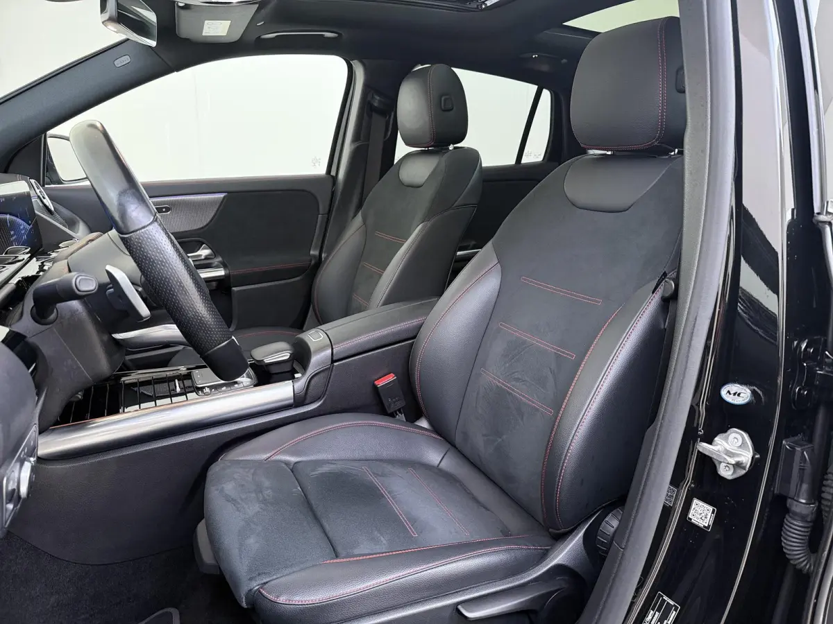 250 Business Solution AMG 67 kWh Panoramadak / Keyless / Privacy Glass / Parkeercamera / Sfeerverlichting / Elektr. Kofferklep / Stoelverwarming