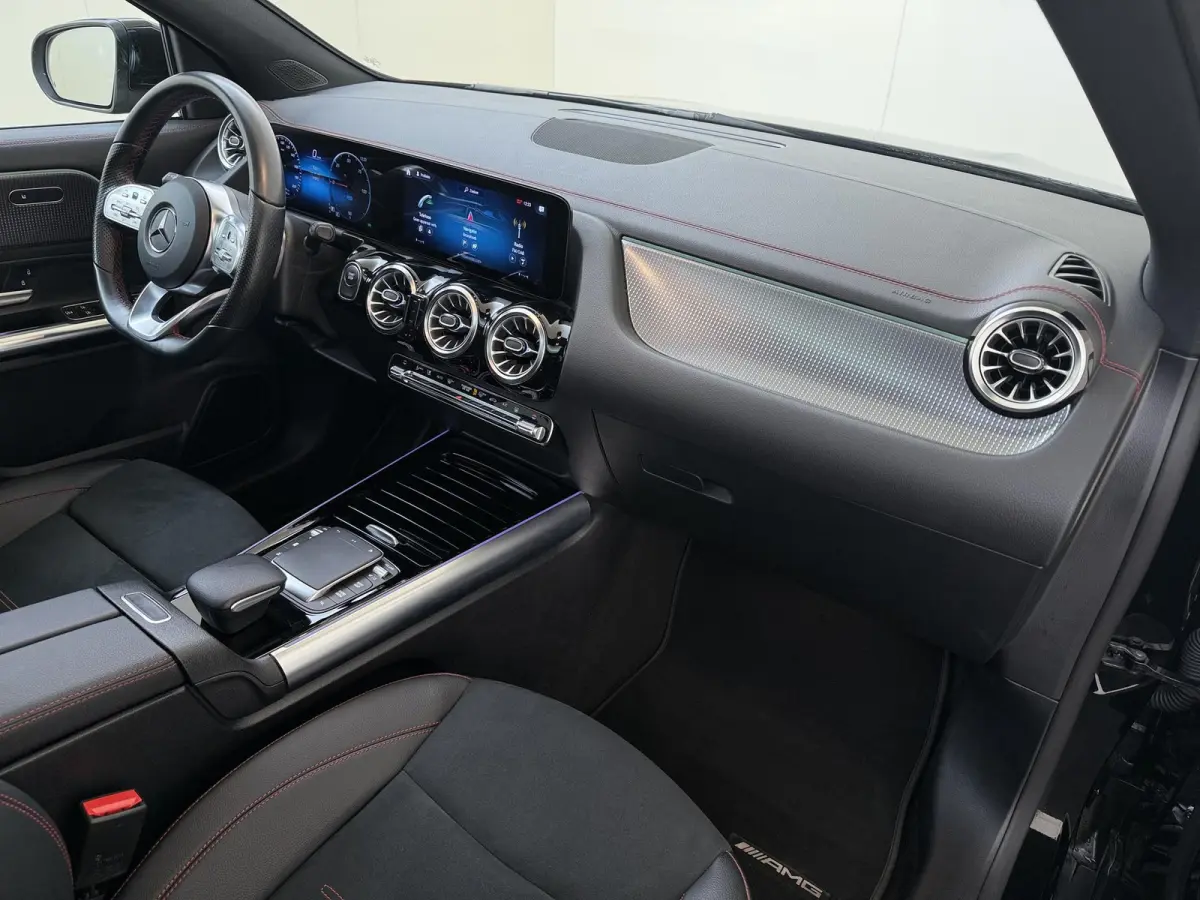 250 Business Solution AMG 67 kWh Panoramadak / Keyless / Privacy Glass / Parkeercamera / Sfeerverlichting / Elektr. Kofferklep / Stoelverwarming