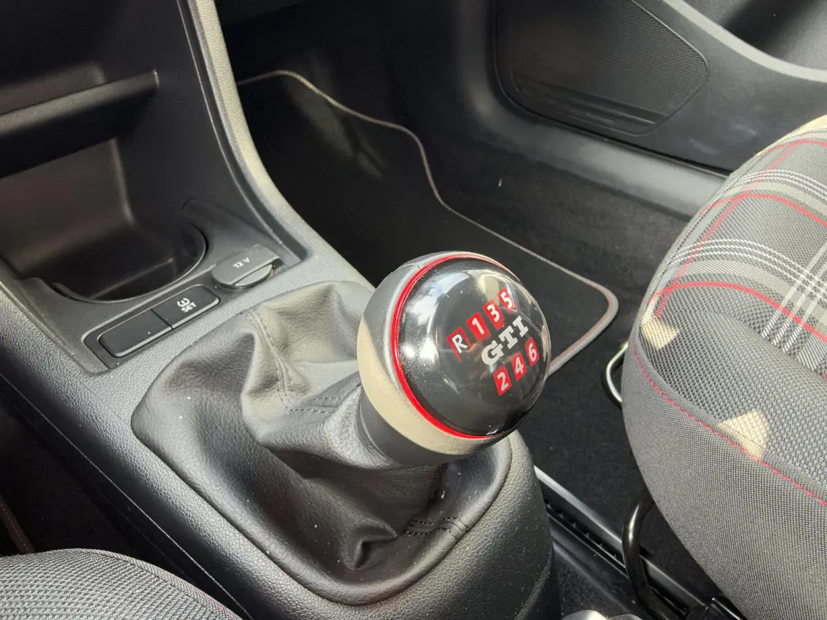 Up! 1.0 TSI GTI | Cruise Control | Achteruitrijcamera | Stoelverwarming | BT-audio | Climate Control |