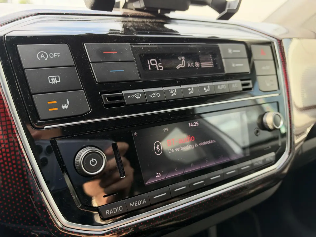 Up! 1.0 TSI GTI | Cruise Control | Achteruitrijcamera | Stoelverwarming | BT-audio | Climate Control |