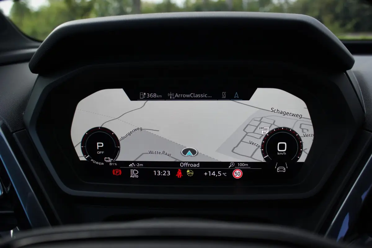 40 Advanced edition 77 kWh // 97,4% SoH | S-line | Panoramadak | Black Optic | Camera | Smartphone pakket | Keyless Advanced