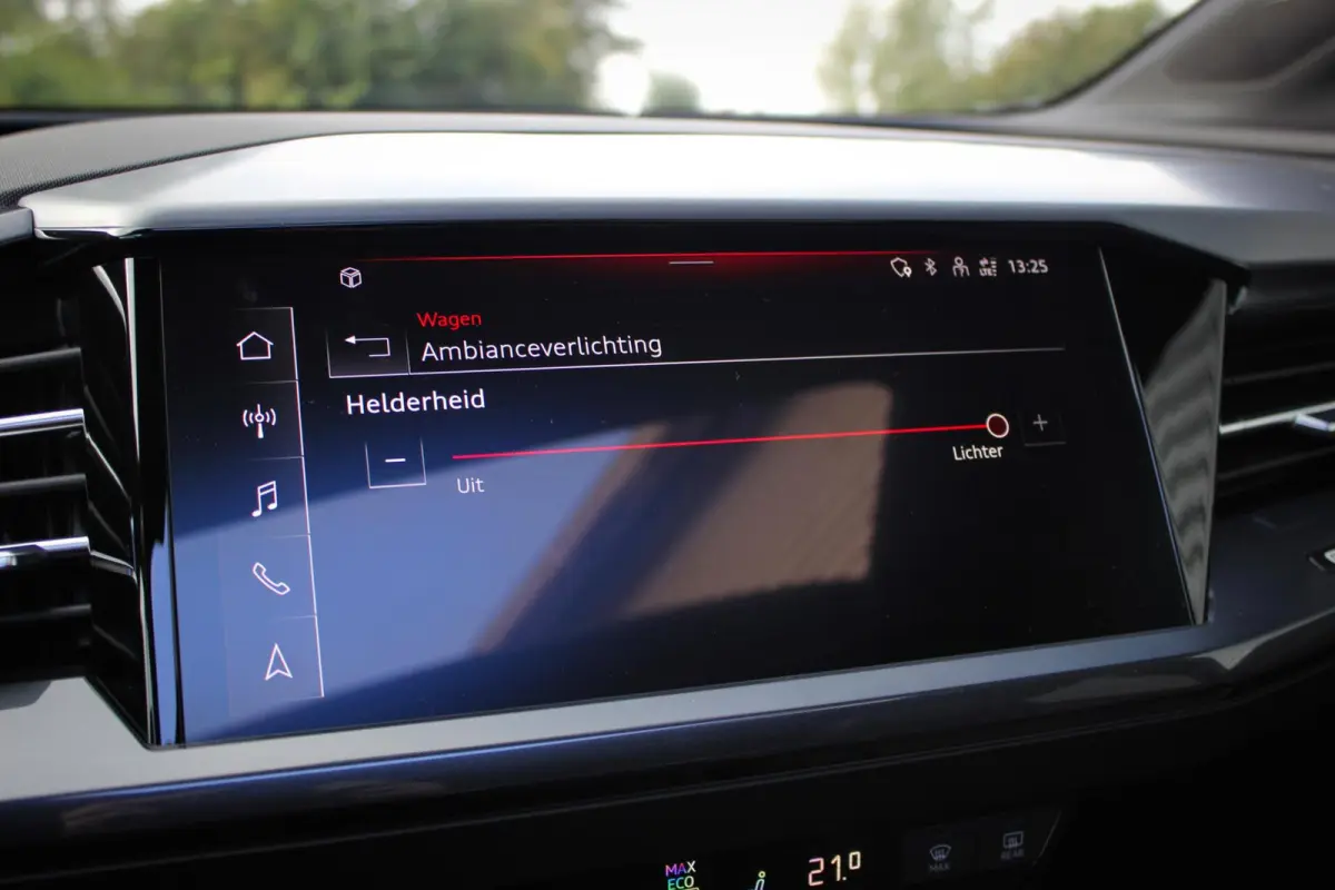 40 Advanced edition 77 kWh // 97,4% SoH | S-line | Panoramadak | Black Optic | Camera | Smartphone pakket | Keyless Advanced