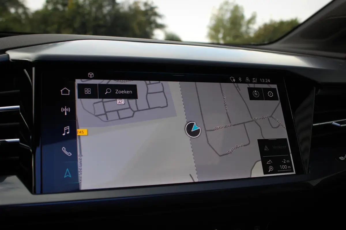 40 Advanced edition 77 kWh // 97,4% SoH | S-line | Panoramadak | Black Optic | Camera | Smartphone pakket | Keyless Advanced