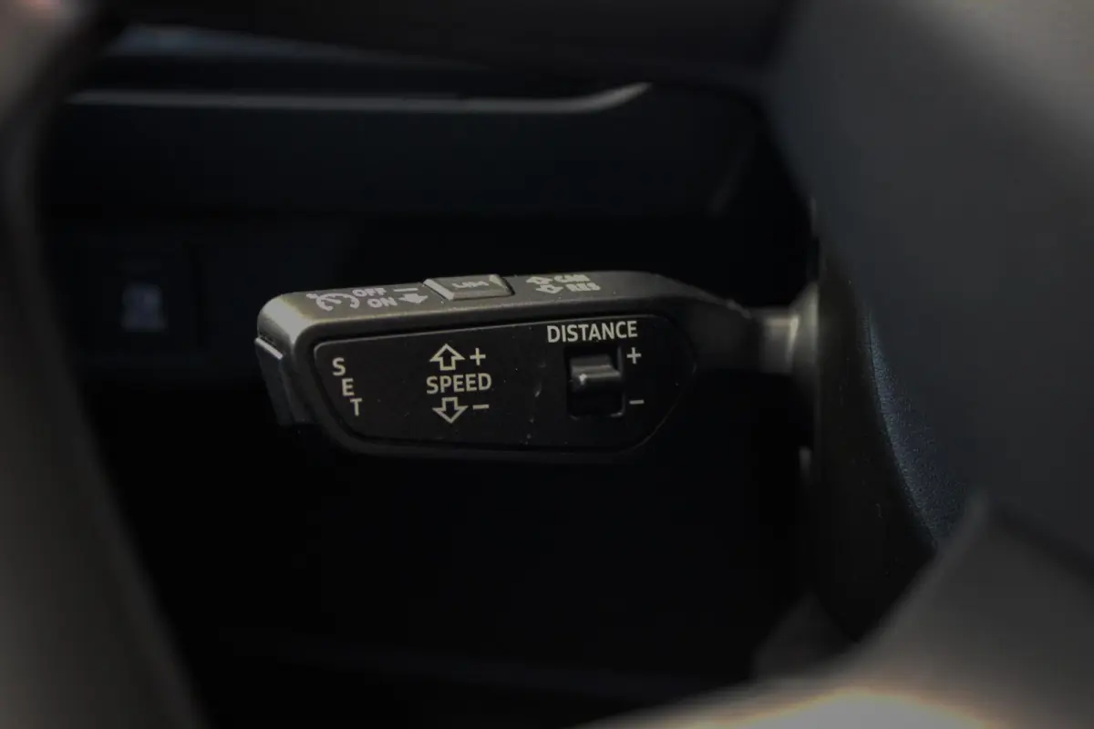 40 Advanced edition 77 kWh // 97,4% SoH | S-line | Panoramadak | Black Optic | Camera | Smartphone pakket | Keyless Advanced