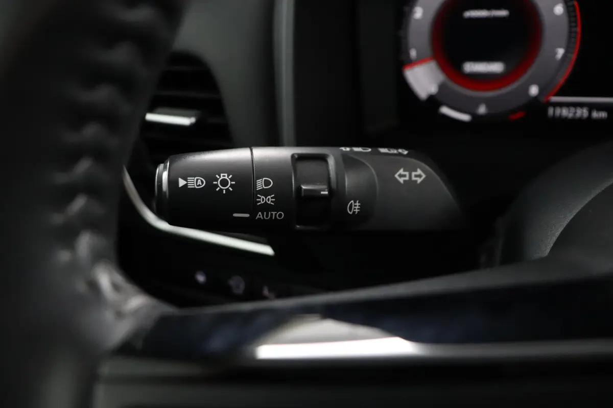 1.3 MHEV Premiere Edition | trekhaak | panoramadak | head-up display |