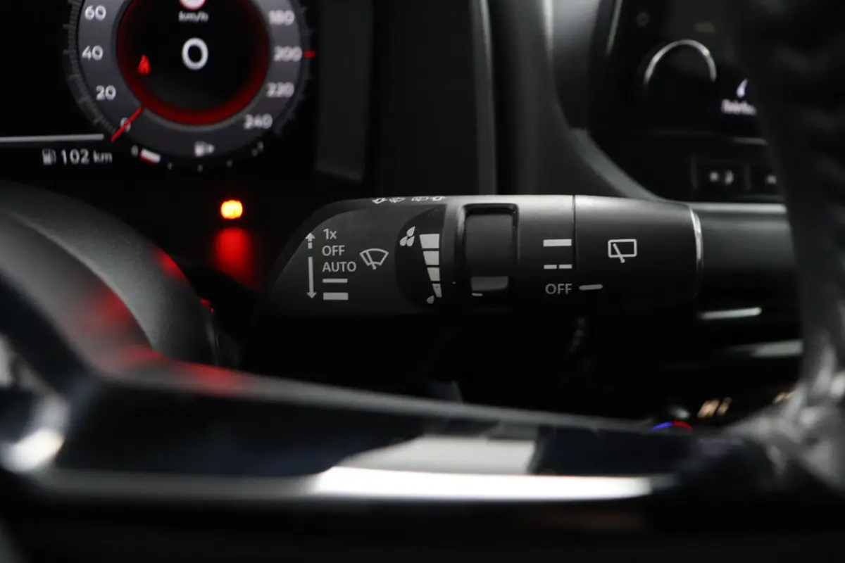 1.3 MHEV Premiere Edition | trekhaak | panoramadak | head-up display |