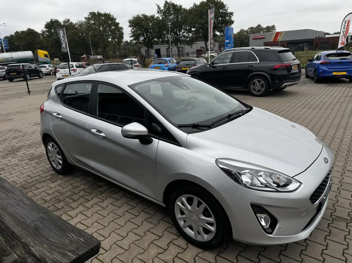 1.0 EcoBoost Connected 5d