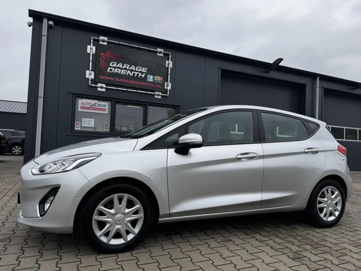 1.0 EcoBoost Connected 5d
