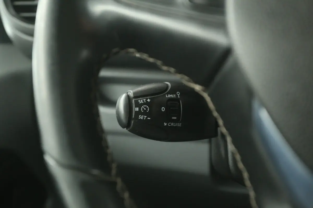 2.0 L3H1 180PK | Automaat | Clima | Cruise | Carplay | 3 Zits | Trekhaak | Parkeersens.
