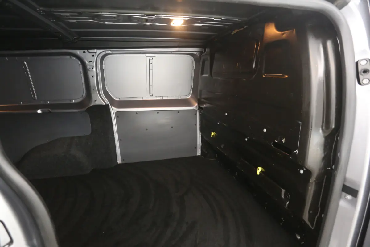 2.0 L3H1 180PK | Automaat | Clima | Cruise | Carplay | 3 Zits | Trekhaak | Parkeersens.