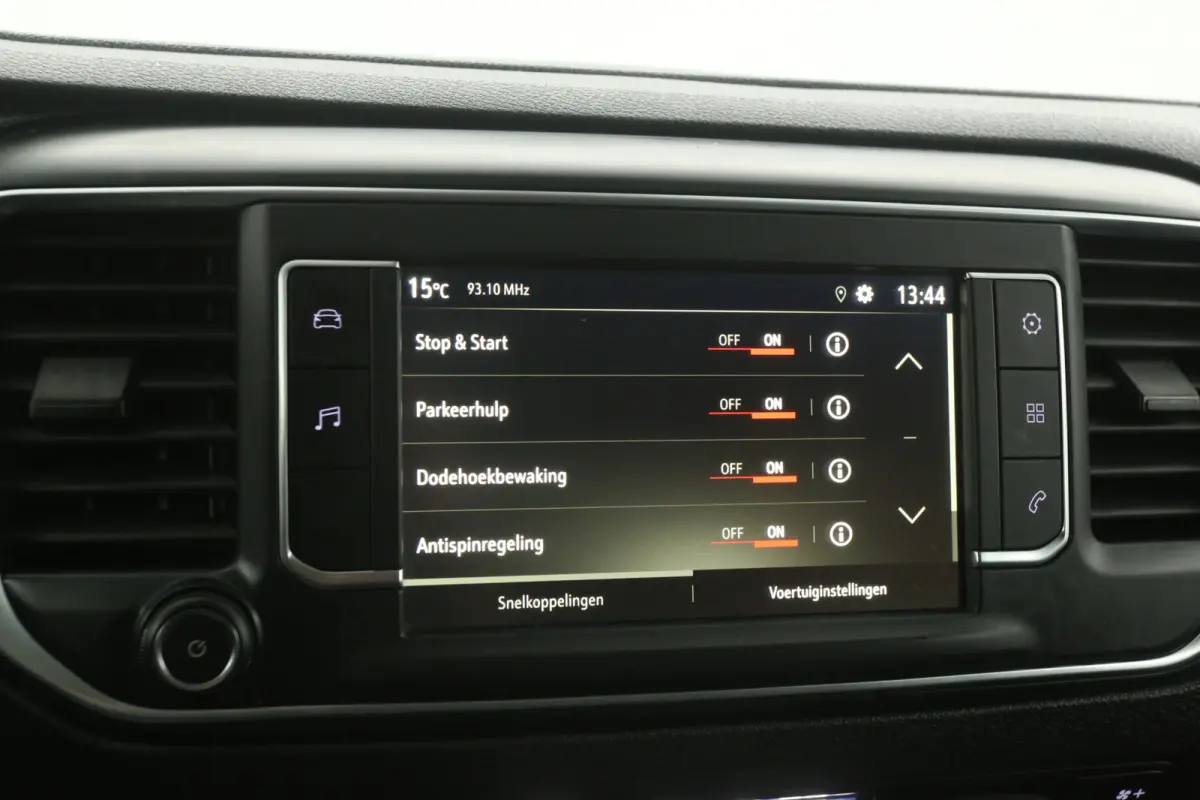 2.0 L3H1 180PK | Automaat | Clima | Cruise | Carplay | 3 Zits | Trekhaak | Parkeersens.