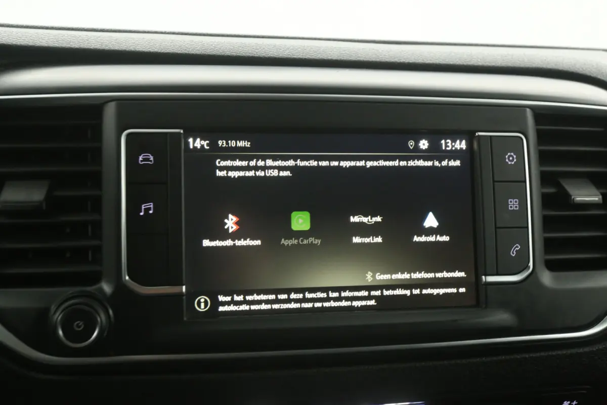 2.0 L3H1 180PK | Automaat | Clima | Cruise | Carplay | 3 Zits | Trekhaak | Parkeersens.