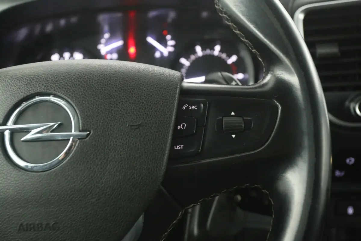 2.0 L3H1 180PK | Automaat | Clima | Cruise | Carplay | 3 Zits | Trekhaak | Parkeersens.