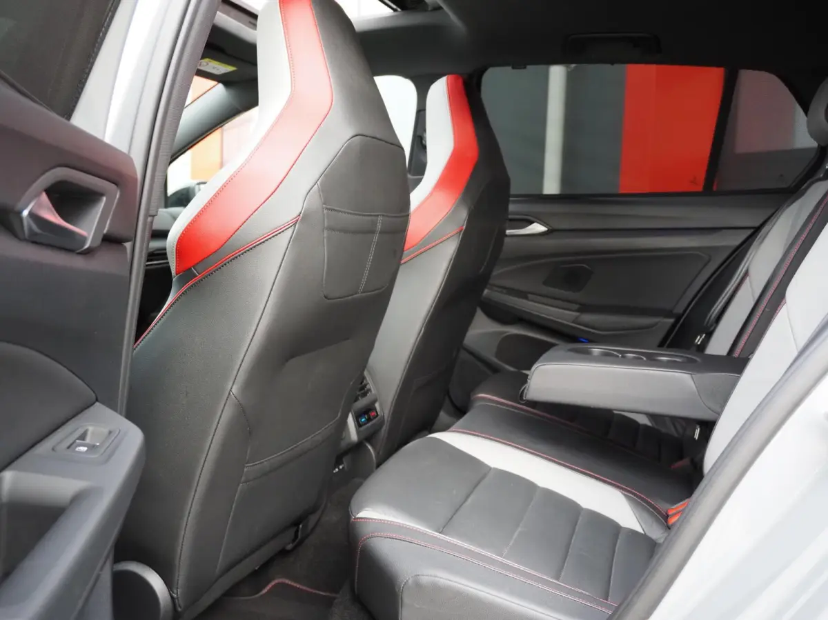 2.0 TSI GTI | Pano | Stoelventilatie | Leder | Harmon Kardon | Blind Spot | Stoelverwarming | IQ LED | Trekhaak | Ambient Sfeerverlichting | Carplay | Keyless | Digital Dash | Stuurwielverwa