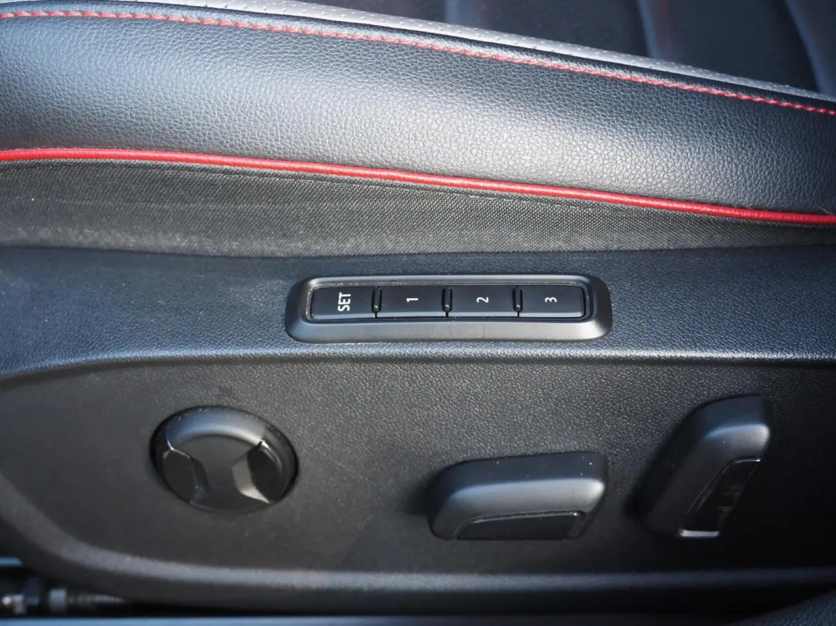 2.0 TSI GTI | Pano | Stoelventilatie | Leder | Harmon Kardon | Blind Spot | Stoelverwarming | IQ LED | Trekhaak | Ambient Sfeerverlichting | Carplay | Keyless | Digital Dash | Stuurwielverwa