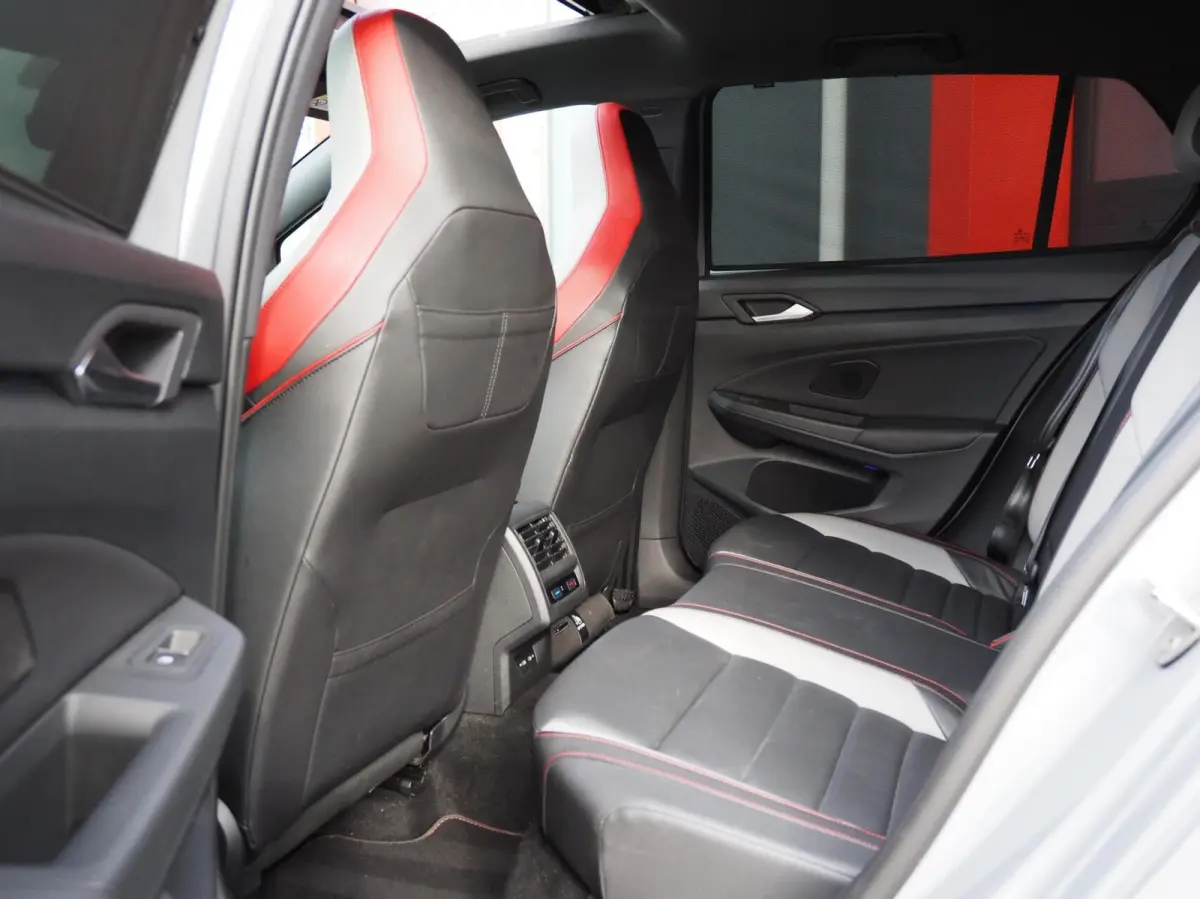 2.0 TSI GTI | Pano | Stoelventilatie | Leder | Harmon Kardon | Blind Spot | Stoelverwarming | IQ LED | Trekhaak | Ambient Sfeerverlichting | Carplay | Keyless | Digital Dash | Stuurwielverwa