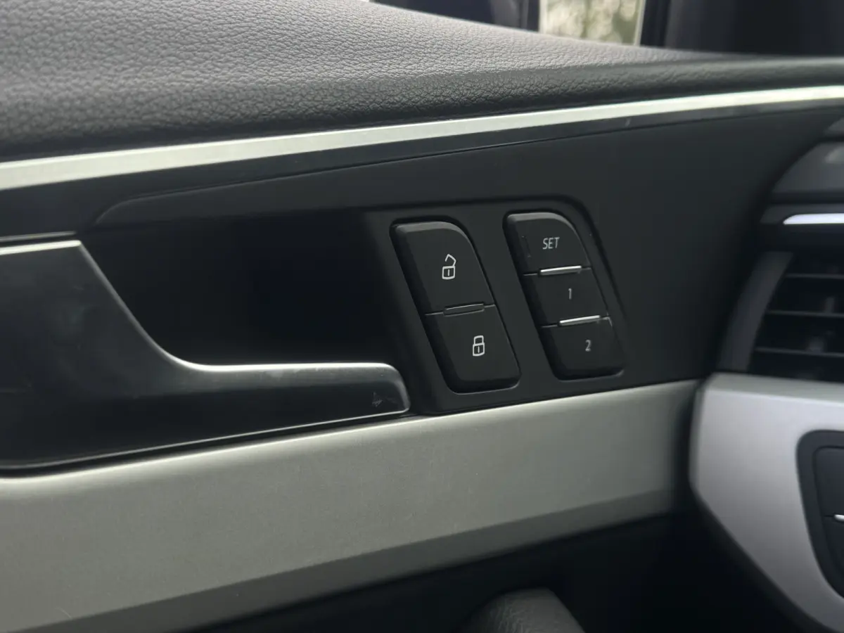 35 TFSI 150PK S-TRONIC S-LINE ADVANCED SPORT LEDER/CAMERA/CARPLAY