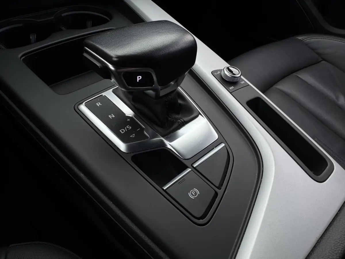 35 TFSI 150PK S-TRONIC S-LINE ADVANCED SPORT LEDER/CAMERA/CARPLAY