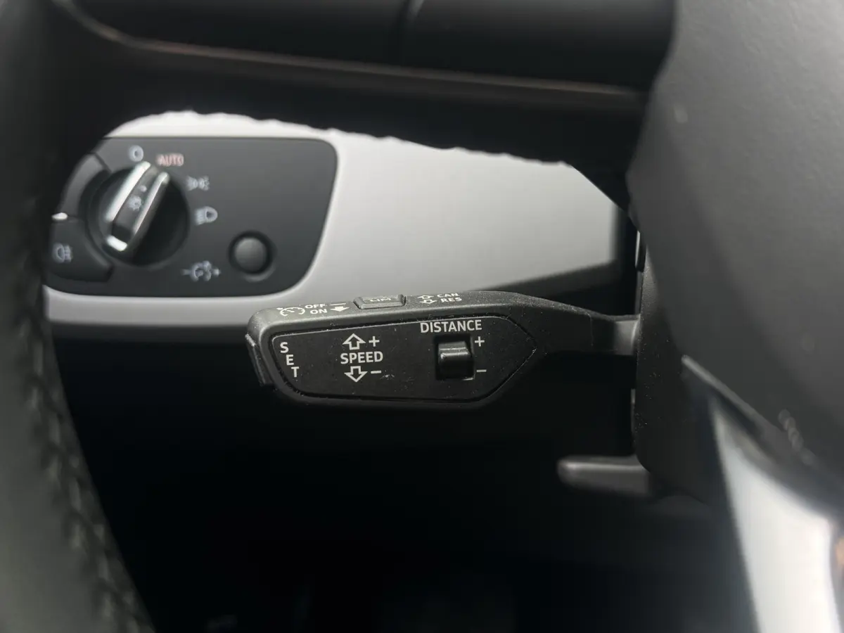 35 TFSI 150PK S-TRONIC S-LINE ADVANCED SPORT LEDER/CAMERA/CARPLAY