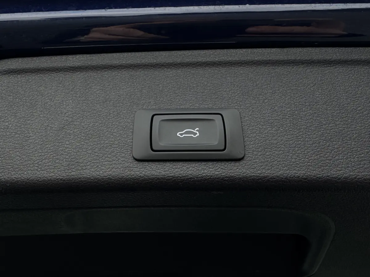 35 TFSI 150PK S-TRONIC S-LINE ADVANCED SPORT LEDER/CAMERA/CARPLAY