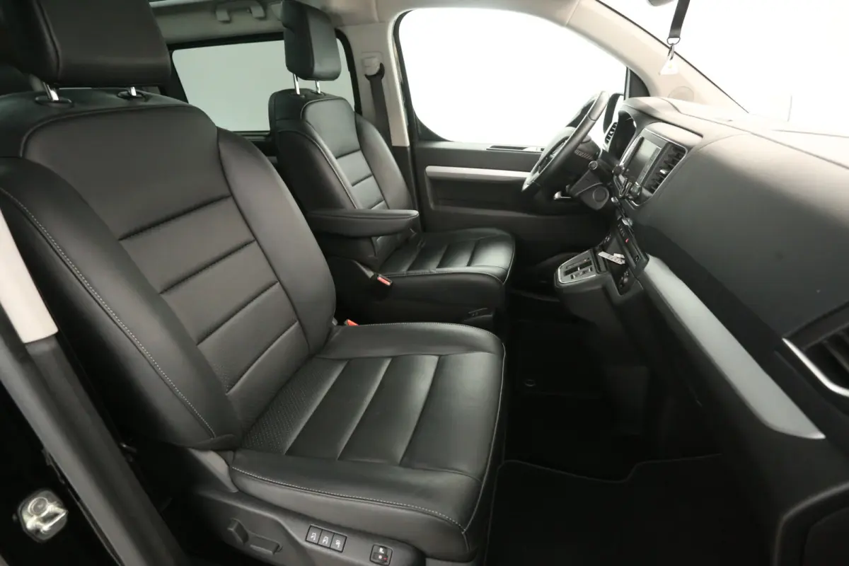 75 kWh L2H1 Long Range | 7 Zits | Pano | Snelladen | SOH 92% | Clima | Camera | HUD | Cruise | Carplay | 2xSchuifdeur Elektr.