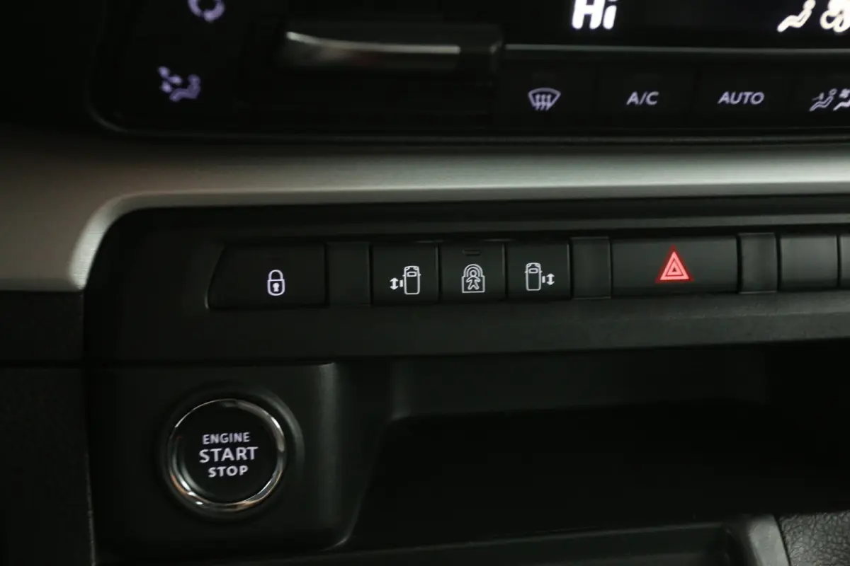 75 kWh L2H1 Long Range | 7 Zits | Pano | Snelladen | SOH 92% | Clima | Camera | HUD | Cruise | Carplay | 2xSchuifdeur Elektr.