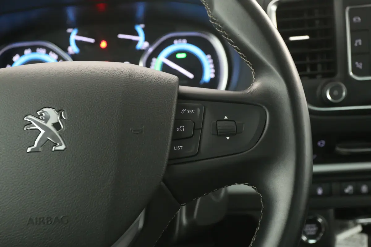 75 kWh L2H1 Long Range | 7 Zits | Pano | Snelladen | SOH 92% | Clima | Camera | HUD | Cruise | Carplay | 2xSchuifdeur Elektr.