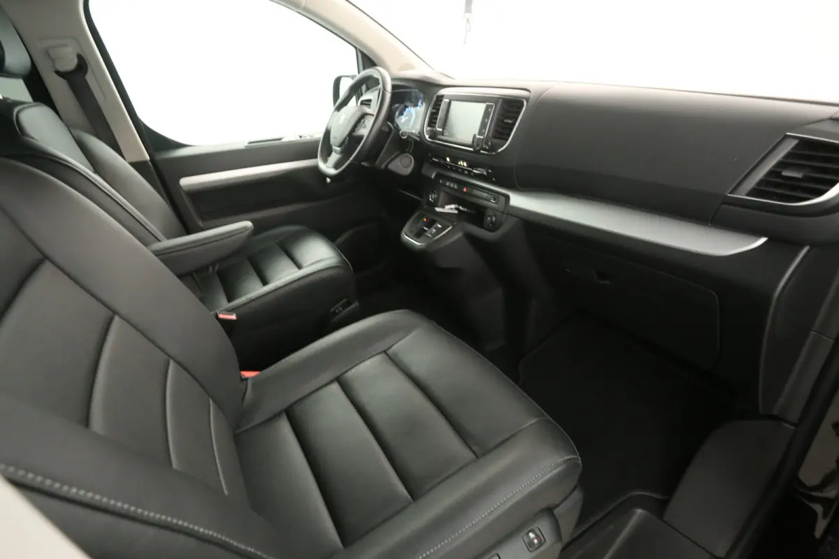75 kWh L2H1 Long Range | 7 Zits | Pano | Snelladen | SOH 92% | Clima | Camera | HUD | Cruise | Carplay | 2xSchuifdeur Elektr.