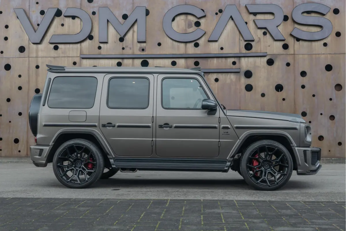 63 | URBAN Widetrack | Carbon | Akrapovič | Rear-Entertainment | KW Suspension |