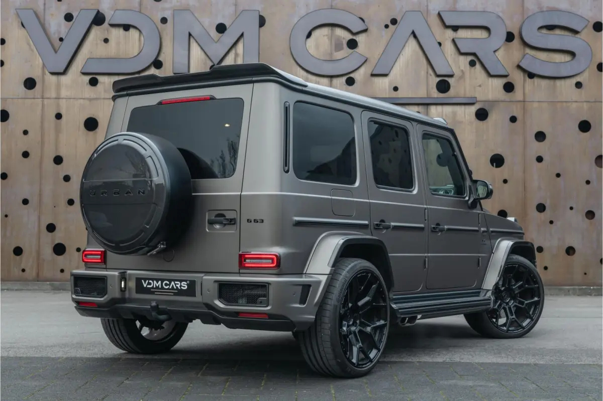 63 | URBAN Widetrack | Carbon | Akrapovič | Rear-Entertainment | KW Suspension |