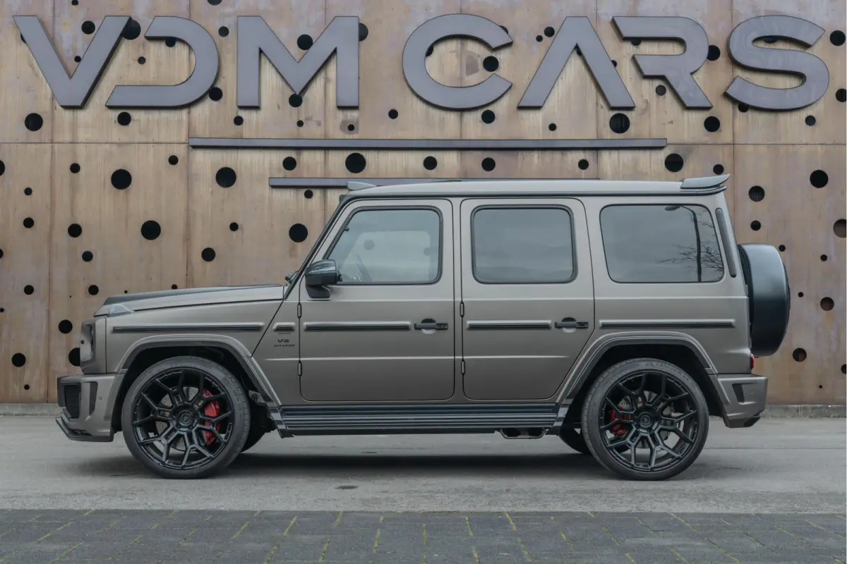 63 | URBAN Widetrack | Carbon | Akrapovič | Rear-Entertainment | KW Suspension |