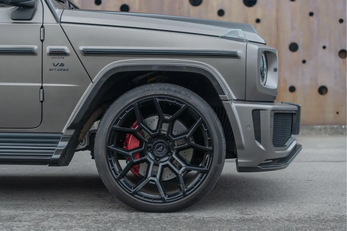 63 | URBAN Widetrack | Carbon | Akrapovič | Rear-Entertainment | KW Suspension |