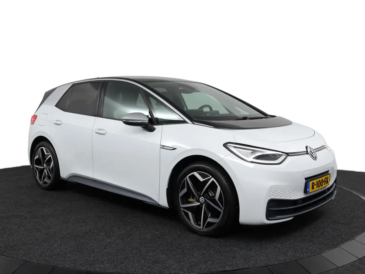 First Plus 58 kWh | stoelverwarming | adaptieve cruise control | achteruitrijcamera |