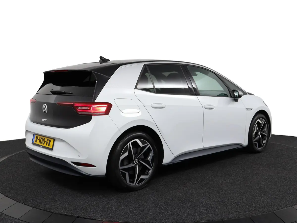 First Plus 58 kWh | stoelverwarming | adaptieve cruise control | achteruitrijcamera |
