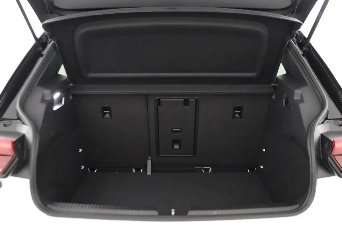 First Plus 58 kWh | stoelverwarming | adaptieve cruise control | achteruitrijcamera |