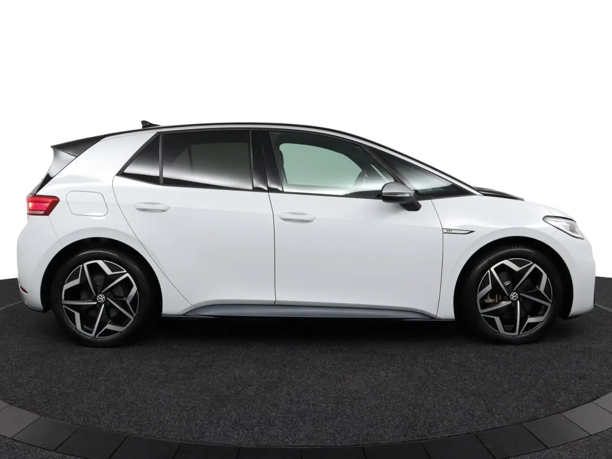 First Plus 58 kWh | stoelverwarming | adaptieve cruise control | achteruitrijcamera |