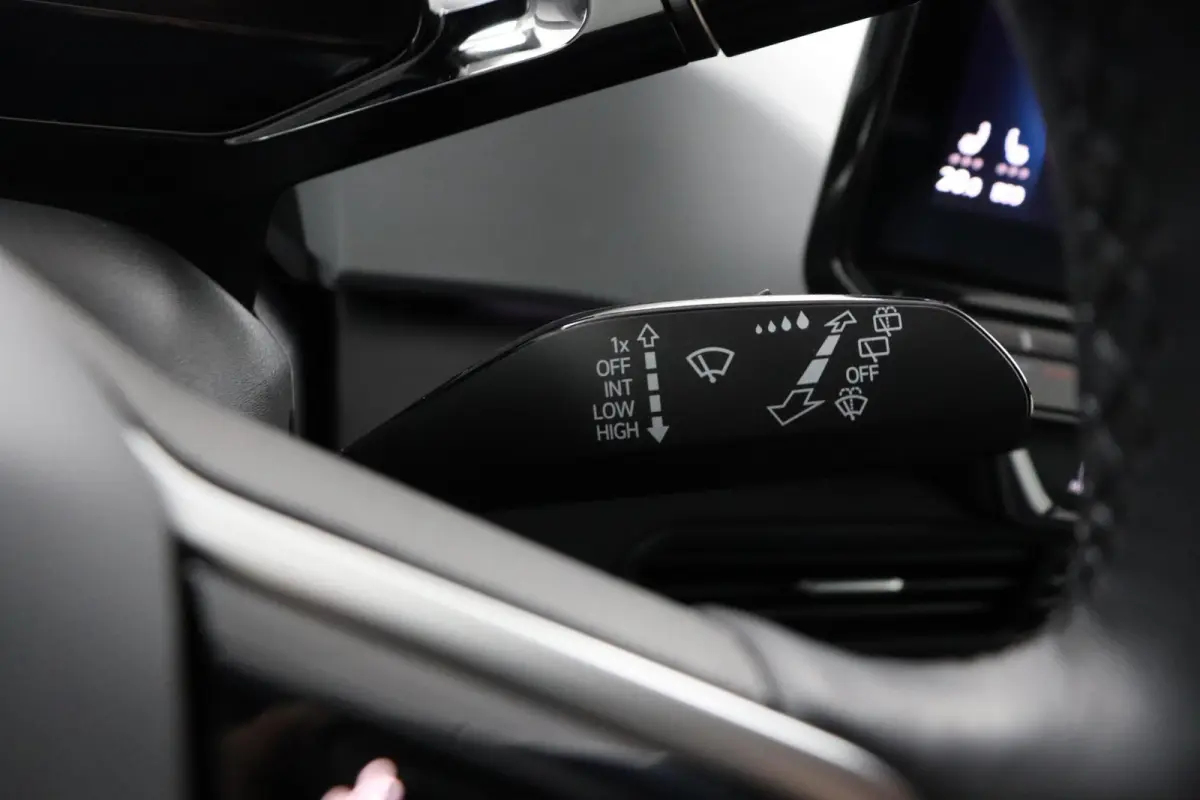 First Plus 58 kWh | stoelverwarming | adaptieve cruise control | achteruitrijcamera |