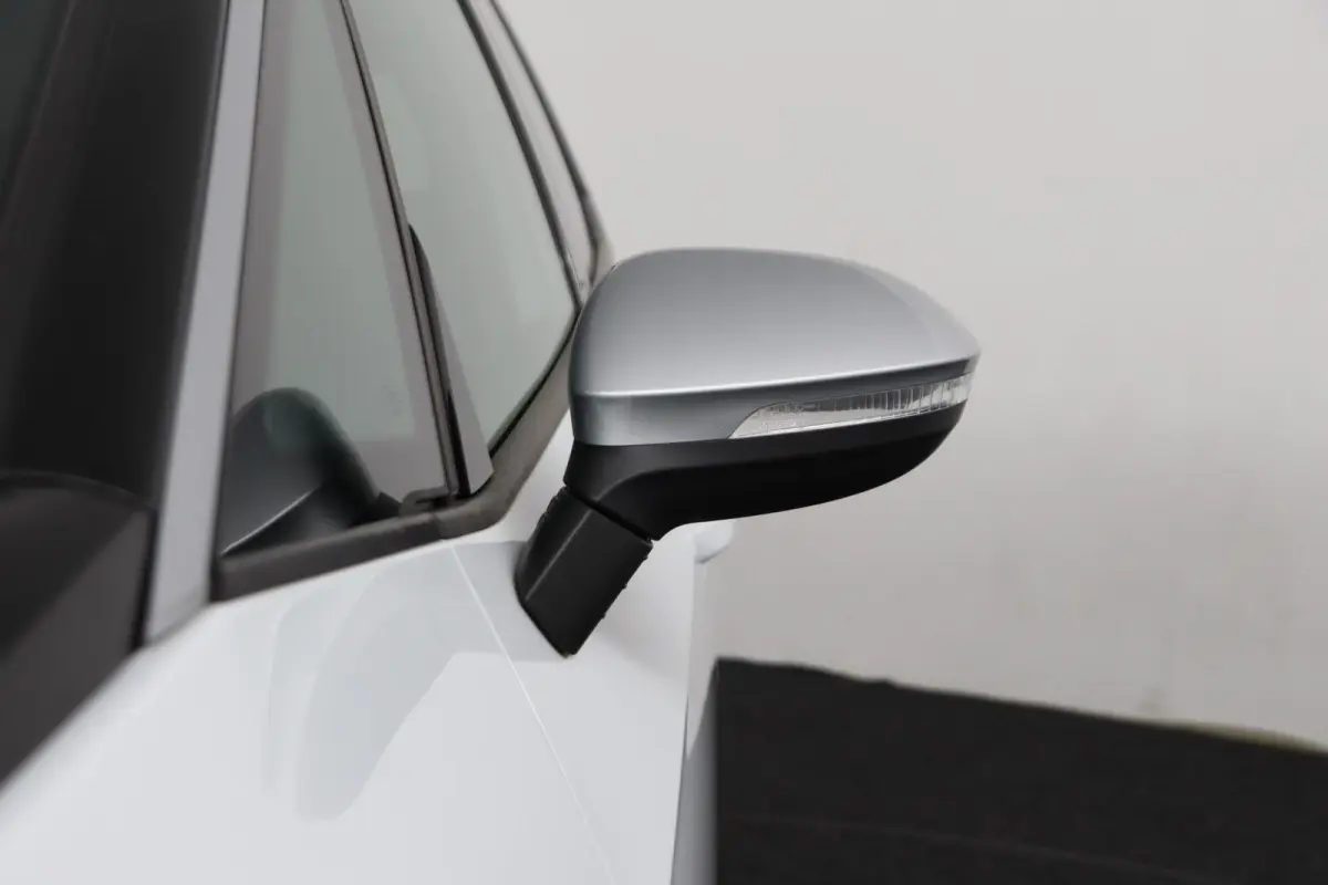 First Plus 58 kWh | stoelverwarming | adaptieve cruise control | achteruitrijcamera |