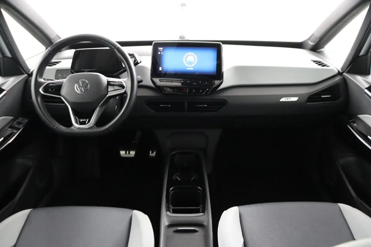 First Plus 58 kWh | stoelverwarming | adaptieve cruise control | achteruitrijcamera |