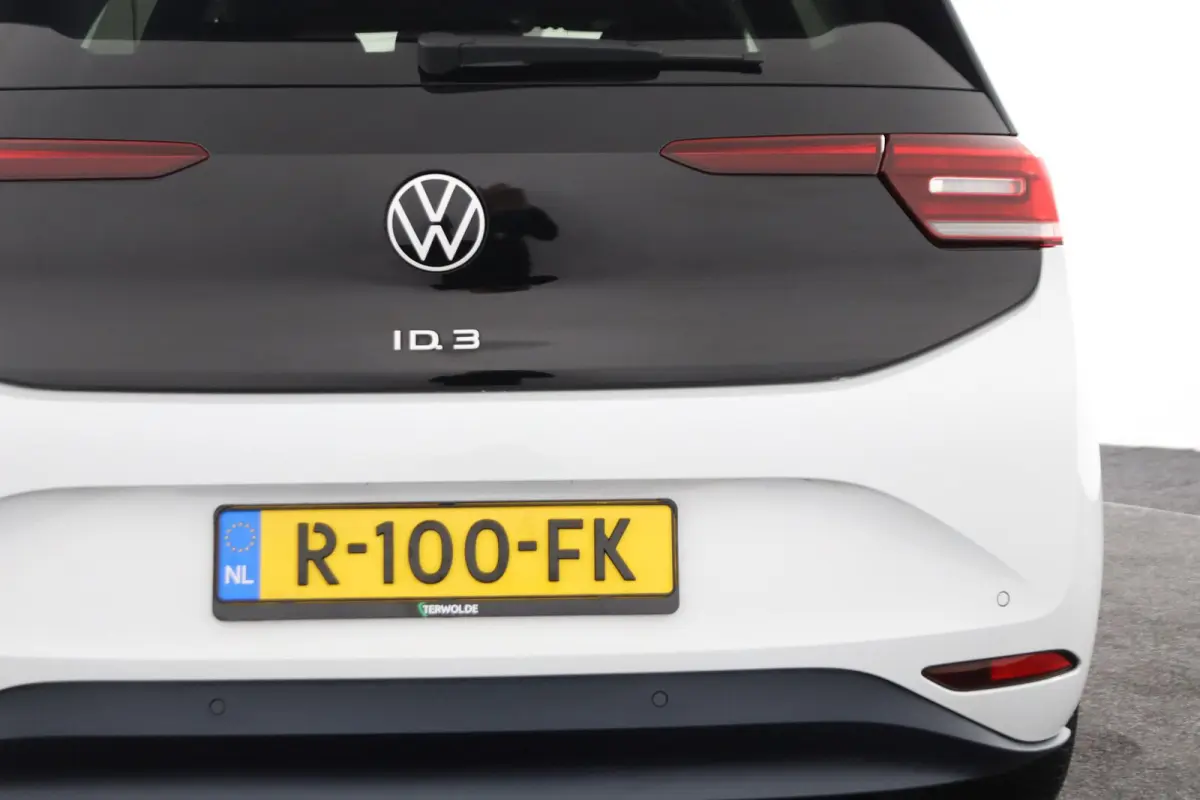 First Plus 58 kWh | stoelverwarming | adaptieve cruise control | achteruitrijcamera |