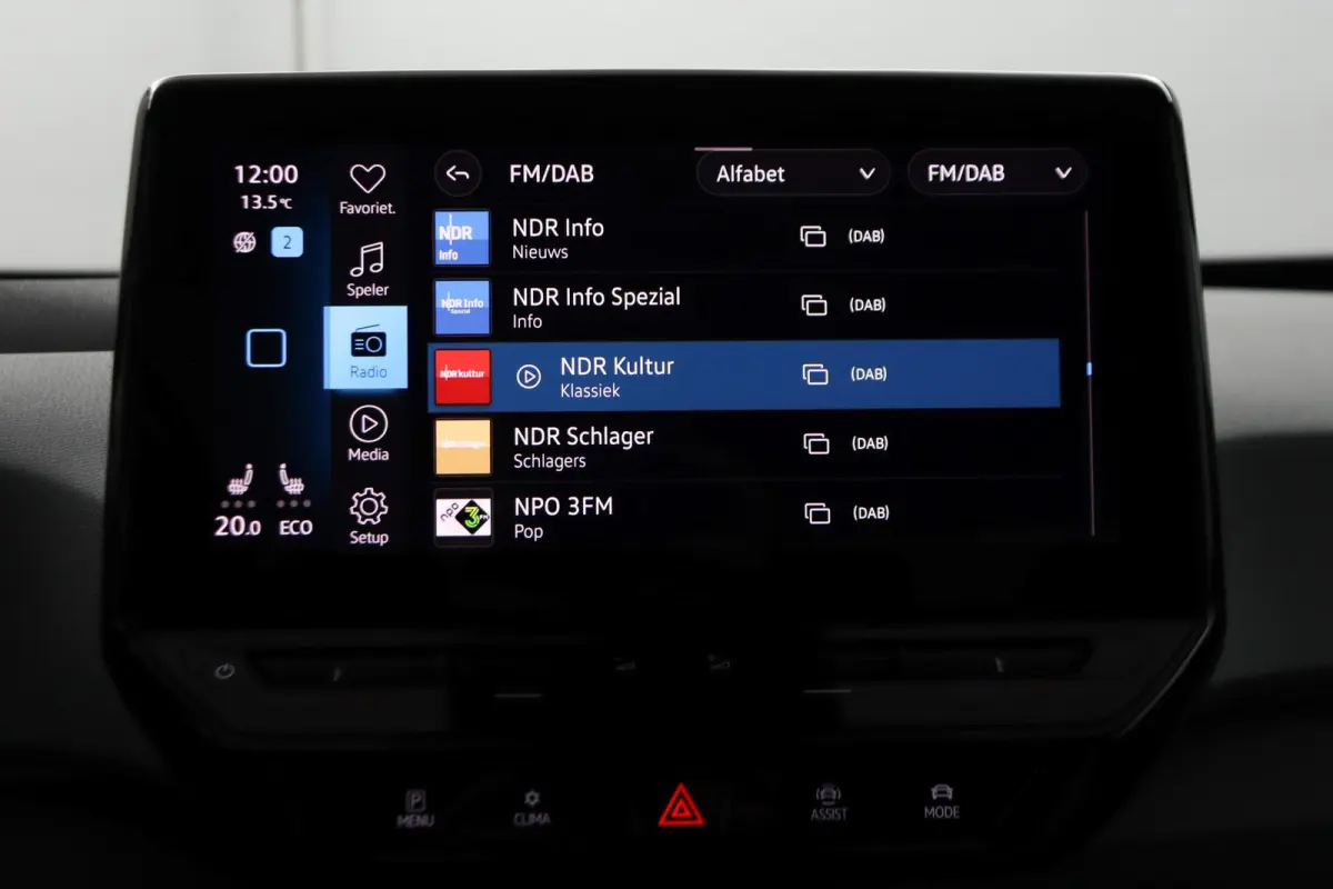 First Plus 58 kWh | stoelverwarming | adaptieve cruise control | achteruitrijcamera |