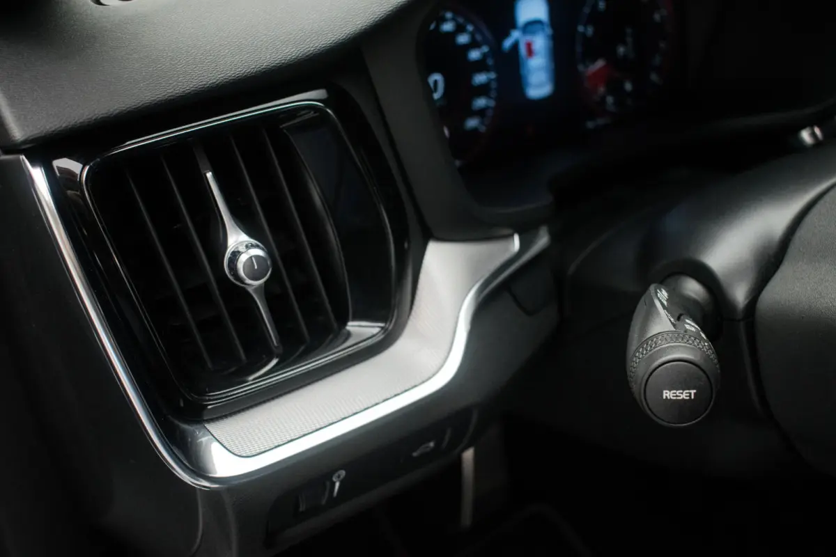 2.0 B3 R-Design Black Pack NL-auto [ Massage Stoelkoeling/verwarming Harman-Kardon Nappa Memory Pilot Assist DAB ]
