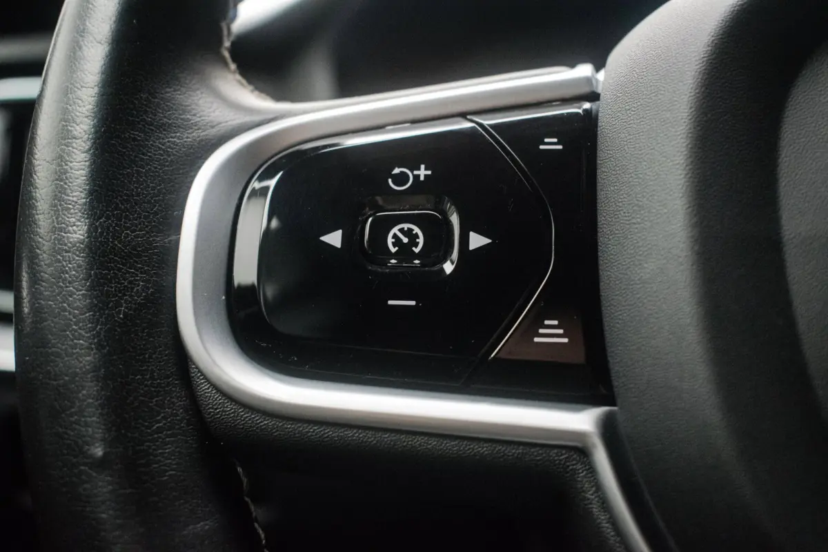 2.0 B3 R-Design Black Pack NL-auto [ Massage Stoelkoeling/verwarming Harman-Kardon Nappa Memory Pilot Assist DAB ]